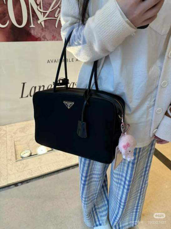 Picture of Prada Handbags _SKUfw181355159fw